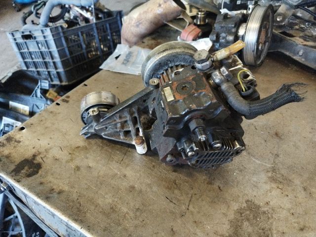 bontott AUDI A6 C6 Nagynyomású Szivattyú