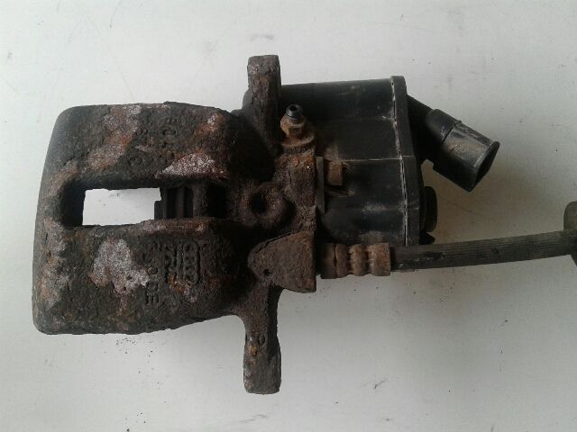 bontott AUDI A6 C6 Bal hátsó Féknyereg Munkahengerrel