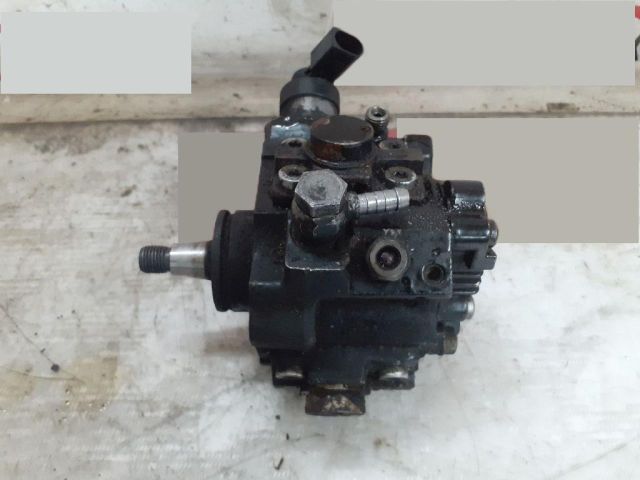 bontott AUDI A6 C6 Nagynyomású Szivattyú