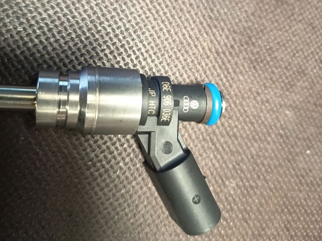 bontott AUDI A6 C6 Porlasztó (1 db)