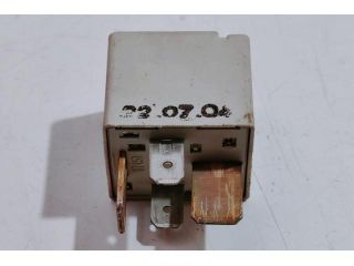 bontott AUDI A6 C6 Üzemanyag Szivattyú Relé