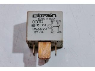 bontott AUDI A6 C6 Üzemanyag Szivattyú Relé