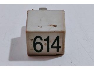 bontott AUDI A6 C6 Üzemanyag Szivattyú Relé