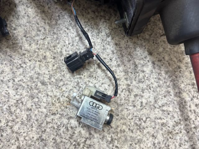 bontott AUDI A6 C6 Váltó Kulissza