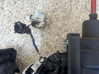 bontott AUDI A6 C6 Váltó Kulissza