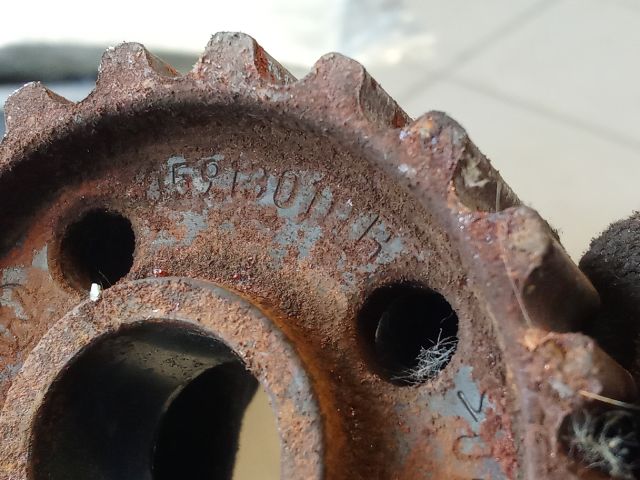 bontott AUDI A6 C6 Adagoló Bordáskerék / Lánckerék