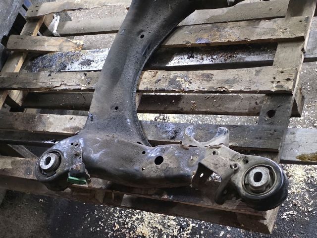 bontott AUDI A6 C6 Első Bölcső