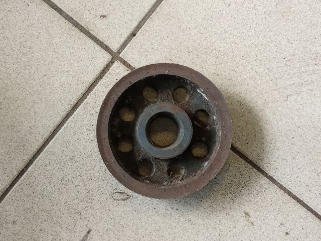 bontott AUDI A6 C6 Főtengely Szíjtárcsa