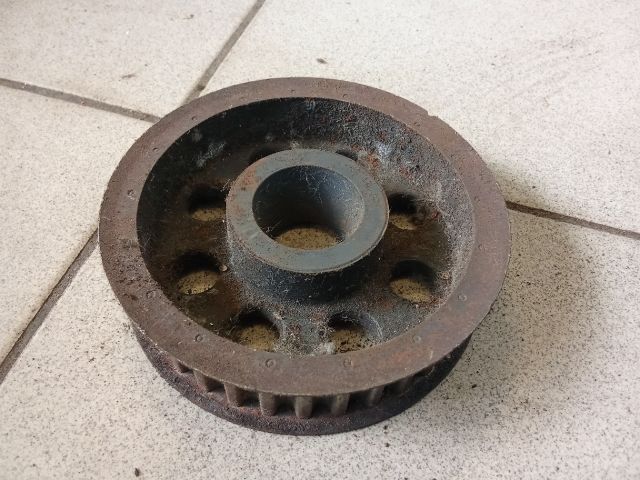 bontott AUDI A6 C6 Főtengely Szíjtárcsa