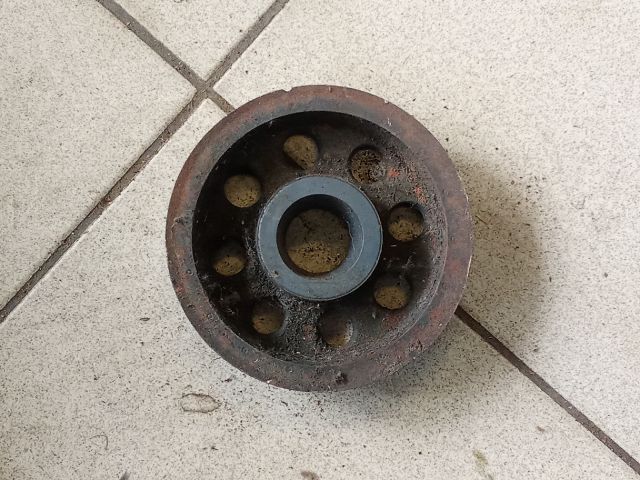 bontott AUDI A6 C6 Főtengely Szíjtárcsa