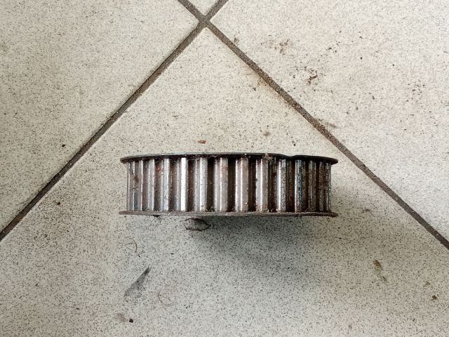 bontott AUDI A6 C6 Főtengely Szíjtárcsa