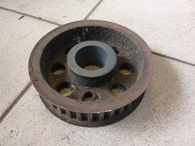 bontott AUDI A6 C6 Főtengely Szíjtárcsa