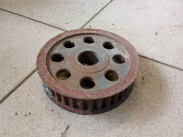 bontott AUDI A6 C6 Főtengely Szíjtárcsa