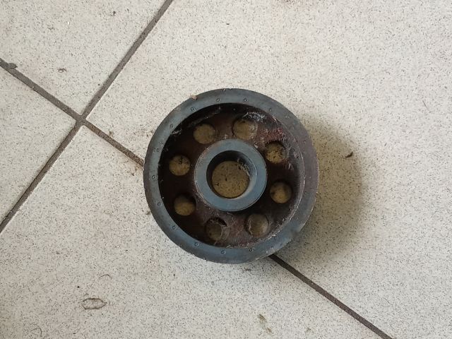 bontott AUDI A6 C6 Főtengely Szíjtárcsa