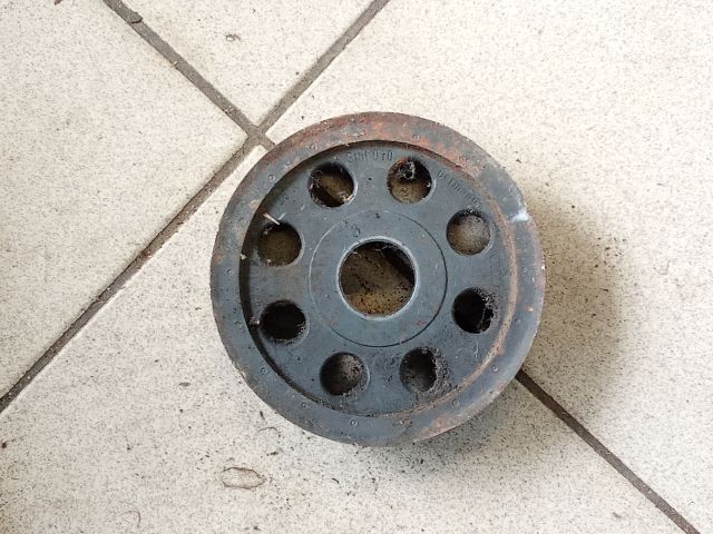 bontott AUDI A6 C6 Főtengely Szíjtárcsa