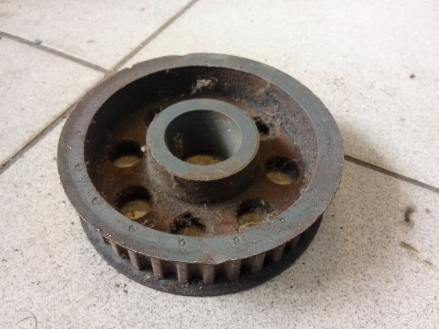 bontott AUDI A6 C6 Főtengely Szíjtárcsa