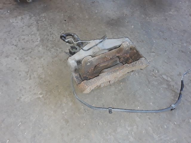 bontott AUDI A6 C6 Jobb első Féknyereg Munkahengerrel