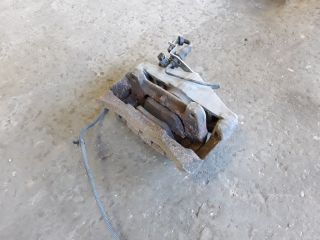 bontott AUDI A6 C6 Jobb első Féknyereg Munkahengerrel