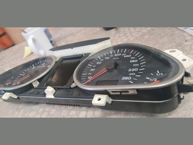 bontott AUDI A6 C6 Kilométeróra