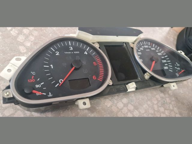 bontott AUDI A6 C6 Kilométeróra