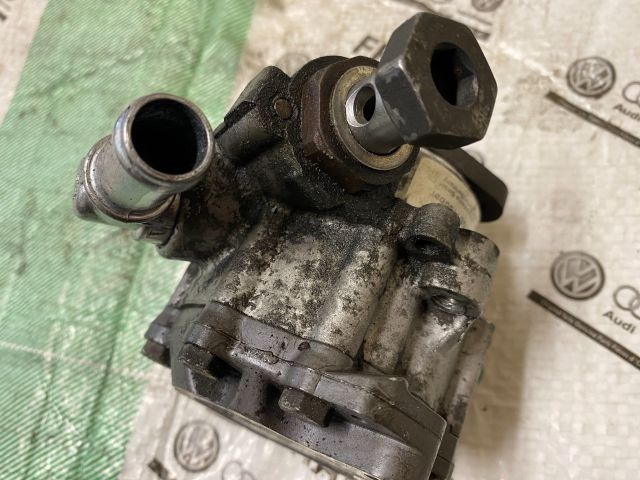 bontott AUDI A6 C6 Kormányszervó Motor (Hidraulikus)