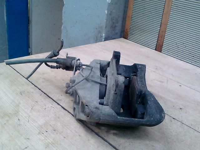 bontott AUDI A6 C6 Bal első Féknyereg Munkahengerrel