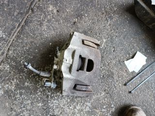 bontott AUDI A6 C6 Bal első Féknyereg Munkahengerrel