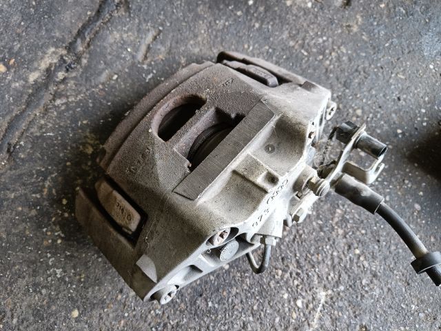 bontott AUDI A6 C6 Bal első Féknyereg Munkahengerrel