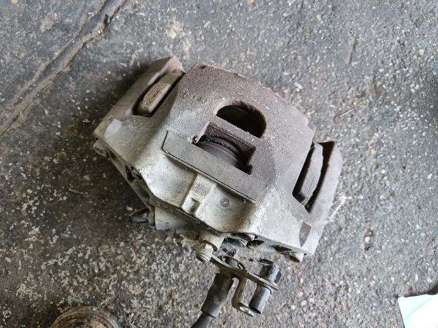 bontott AUDI A6 C6 Bal első Féknyereg Munkahengerrel