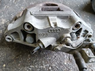 bontott AUDI A6 C6 Bal első Féknyereg Munkahengerrel