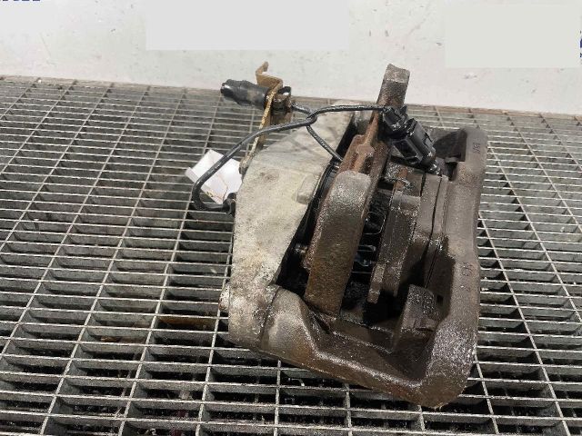 bontott AUDI A6 C6 Bal első Féknyereg Munkahengerrel