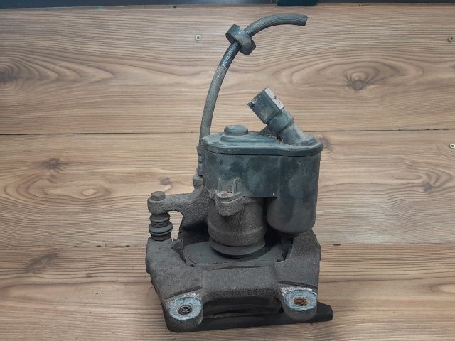 bontott AUDI A6 C6 Bal hátsó Féknyereg Munkahengerrel