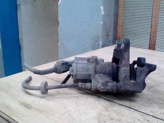 bontott AUDI A6 C6 Bal hátsó Féknyereg Munkahengerrel