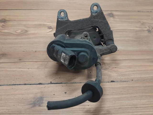 bontott AUDI A6 C6 Bal hátsó Féknyereg Munkahengerrel