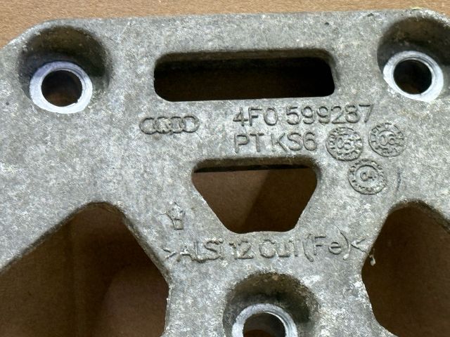 bontott AUDI A6 C6 Differenciálmű Tartó Bak