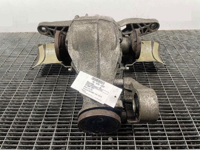 bontott AUDI A6 C6 Differenciálmű Tartó Bak