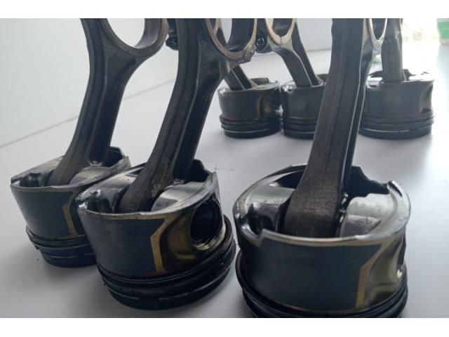 bontott AUDI A6 C6 Dugattyú és Hajtókar