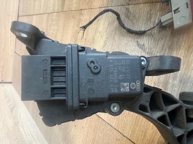 bontott AUDI A6 C6 Gázpedál (Elektromos)