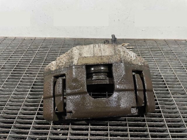 bontott AUDI A6 C6 Jobb első Féknyereg Munkahengerrel