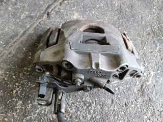 bontott AUDI A6 C6 Jobb első Féknyereg Munkahengerrel