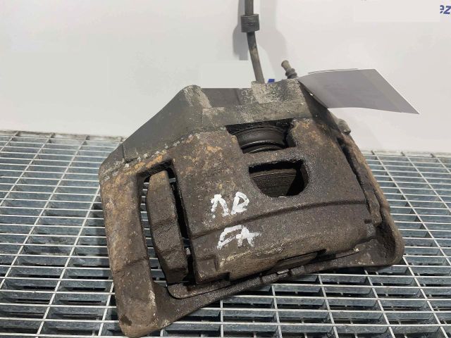 bontott AUDI A6 C6 Jobb első Féknyereg Munkahengerrel