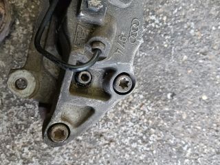 bontott AUDI A6 C6 Jobb első Féknyereg Munkahengerrel