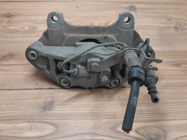 bontott AUDI A6 C6 Jobb első Féknyereg Munkahengerrel