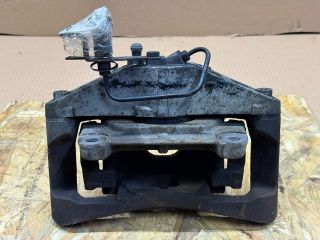 bontott AUDI A6 C6 Jobb első Féknyereg Munkahengerrel