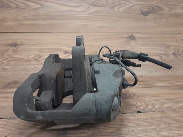 bontott AUDI A6 C6 Jobb első Féknyereg Munkahengerrel