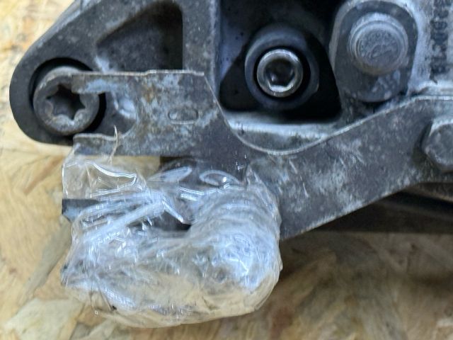 bontott AUDI A6 C6 Jobb első Féknyereg Munkahengerrel