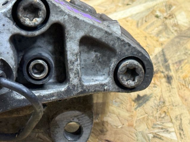 bontott AUDI A6 C6 Jobb első Féknyereg Munkahengerrel