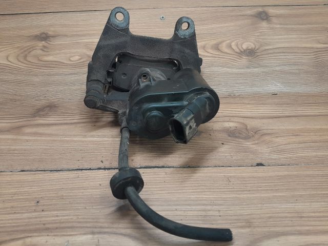 bontott AUDI A6 C6 Jobb hátsó Féknyereg Munkahengerrel