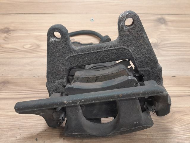 bontott AUDI A6 C6 Jobb hátsó Féknyereg Munkahengerrel