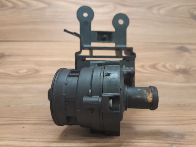 bontott AUDI A6 C6 Kiegészítő Vízszivattyú